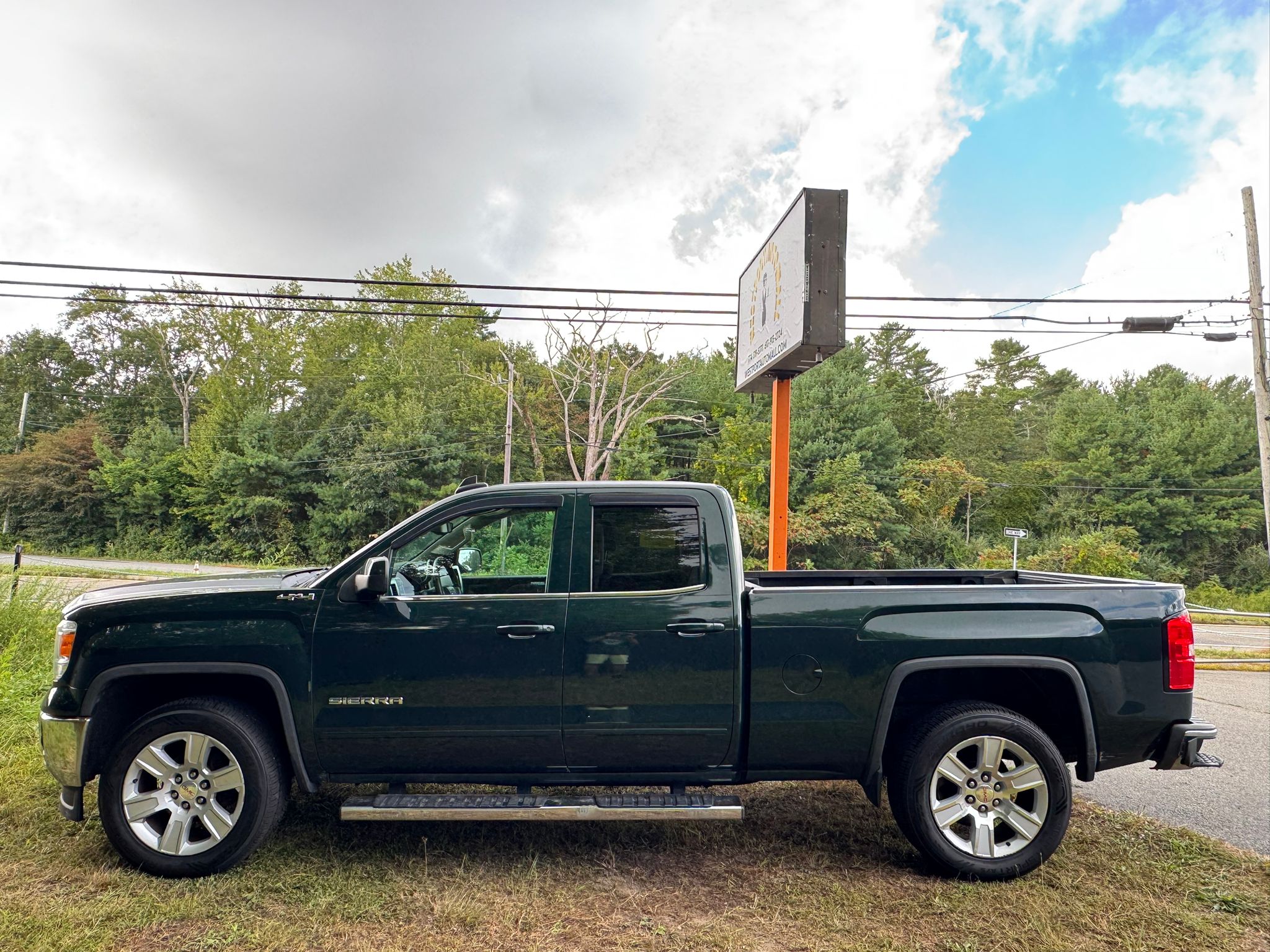 
								2015 GMC Sierra, $11,500 full									