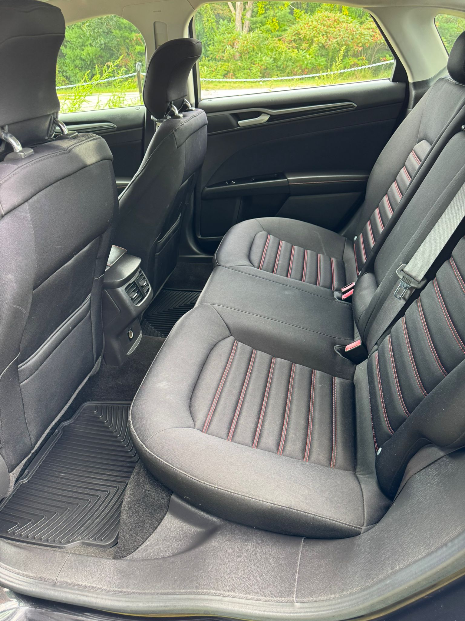
								2013 Ford Fusion, $5000 full									