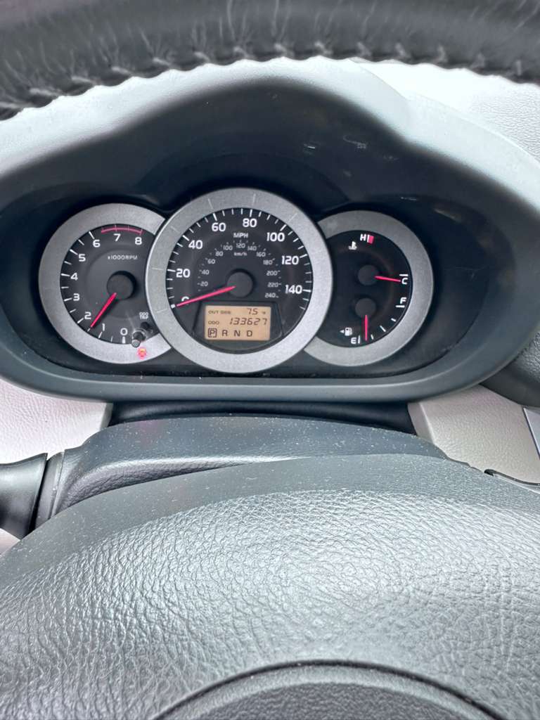 
								2008 Toyo Rav-4, $6995 full									