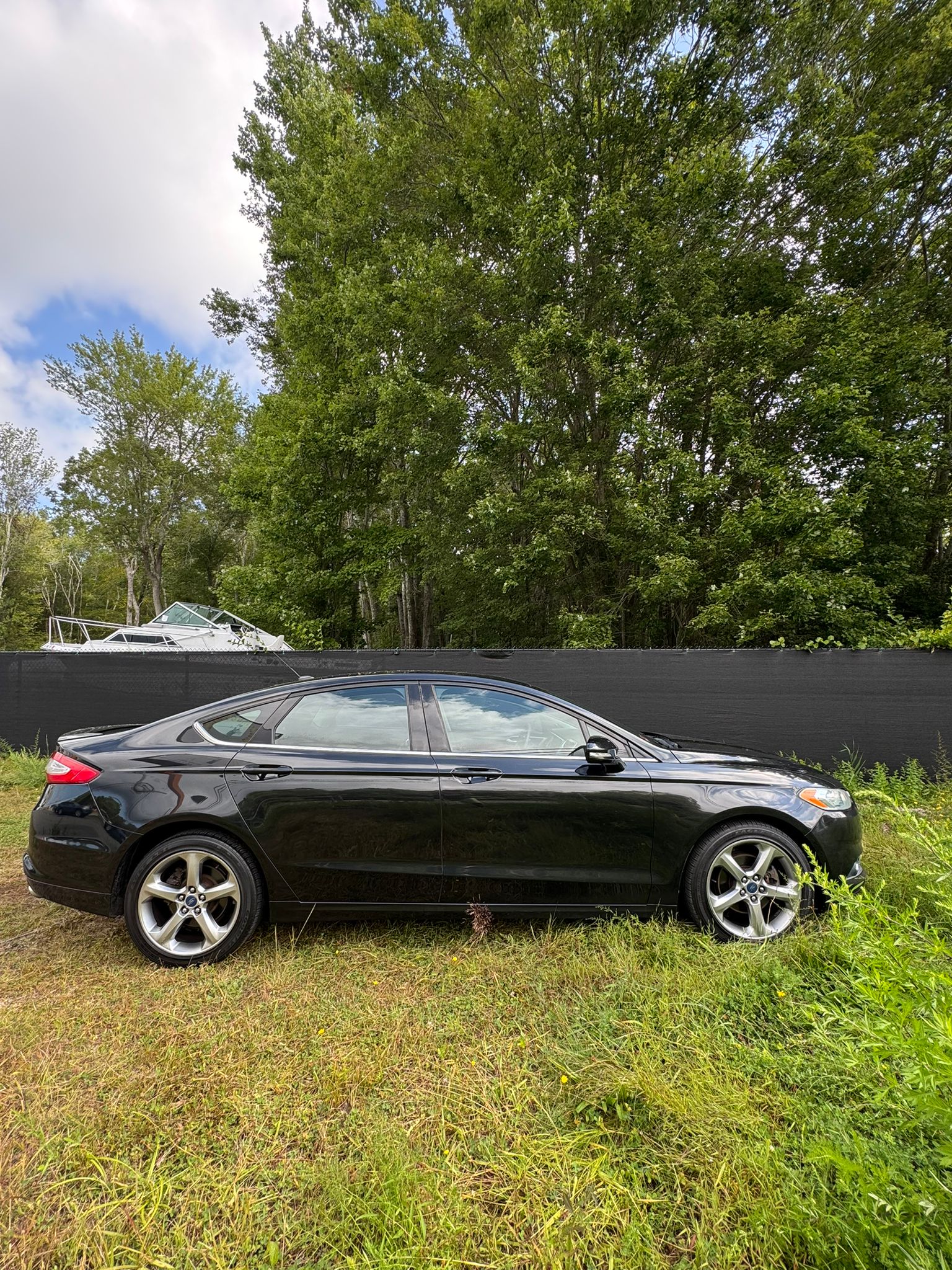 
								2013 Ford Fusion, $5000 full									